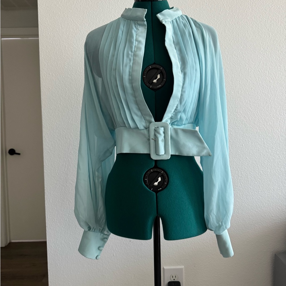 Elegant VINTAGE powder blue women's blouse - Small - 60s/70s Era